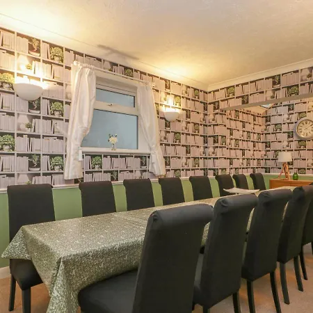 Hillcrest * Scarborough