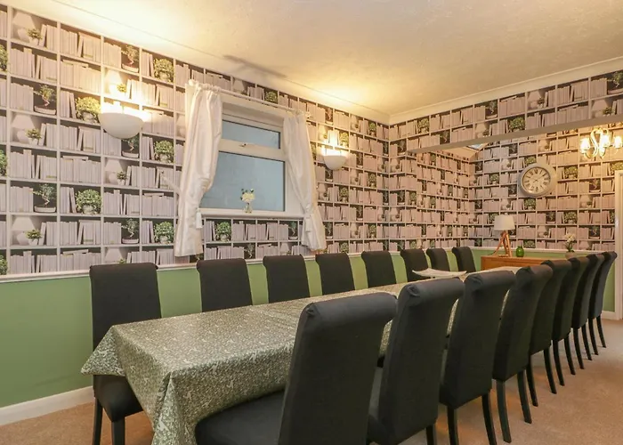 Hillcrest * Scarborough