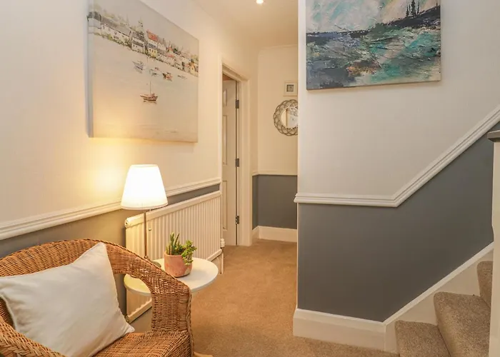 Hillcrest * Scarborough